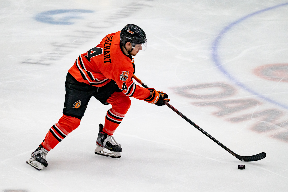 AdamShuchart skate right